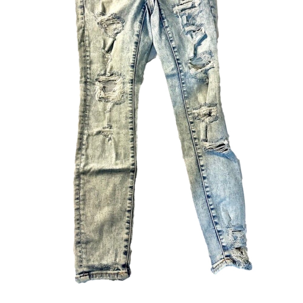 Light-Wash American Eagle Jeans Size 4 Inseam 25 inches straight
